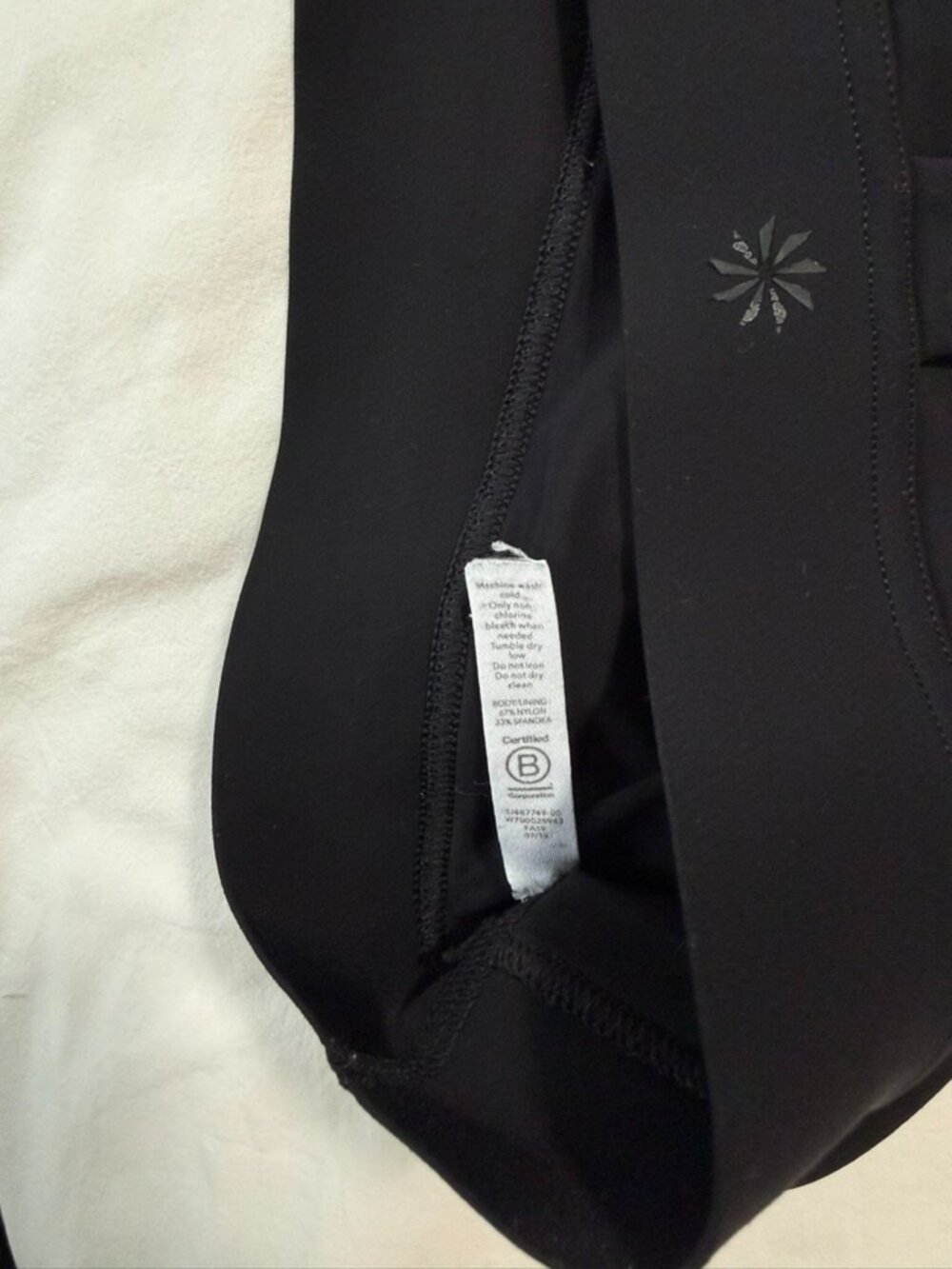 Athleta Black Racerback Sports Bra Size 34DD - Picture 5 of 5